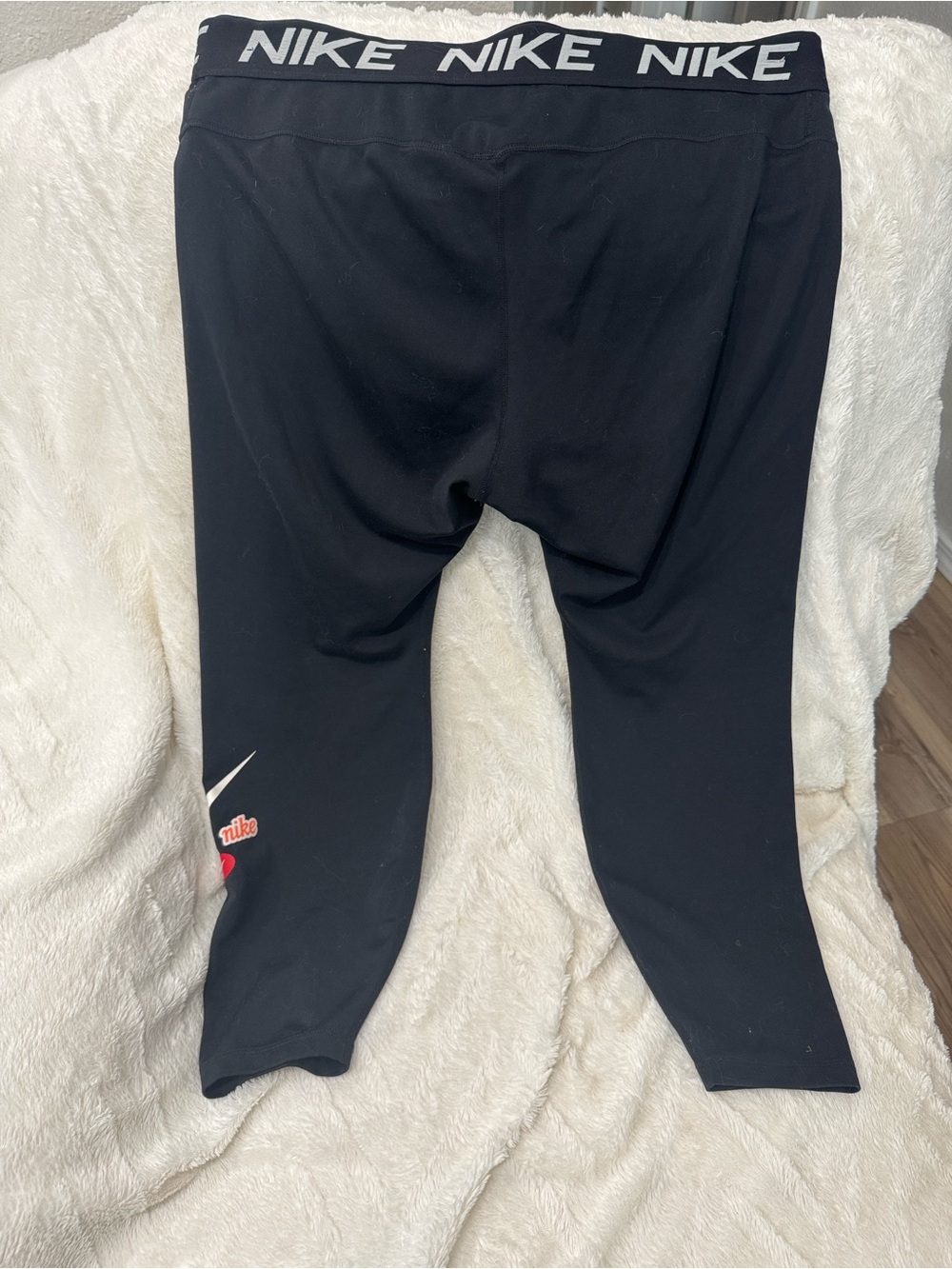 Women’s Nike DriFit Leggings - Picture 5 of 8
